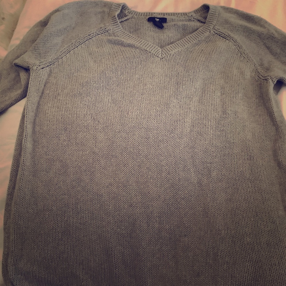 Gap sweater